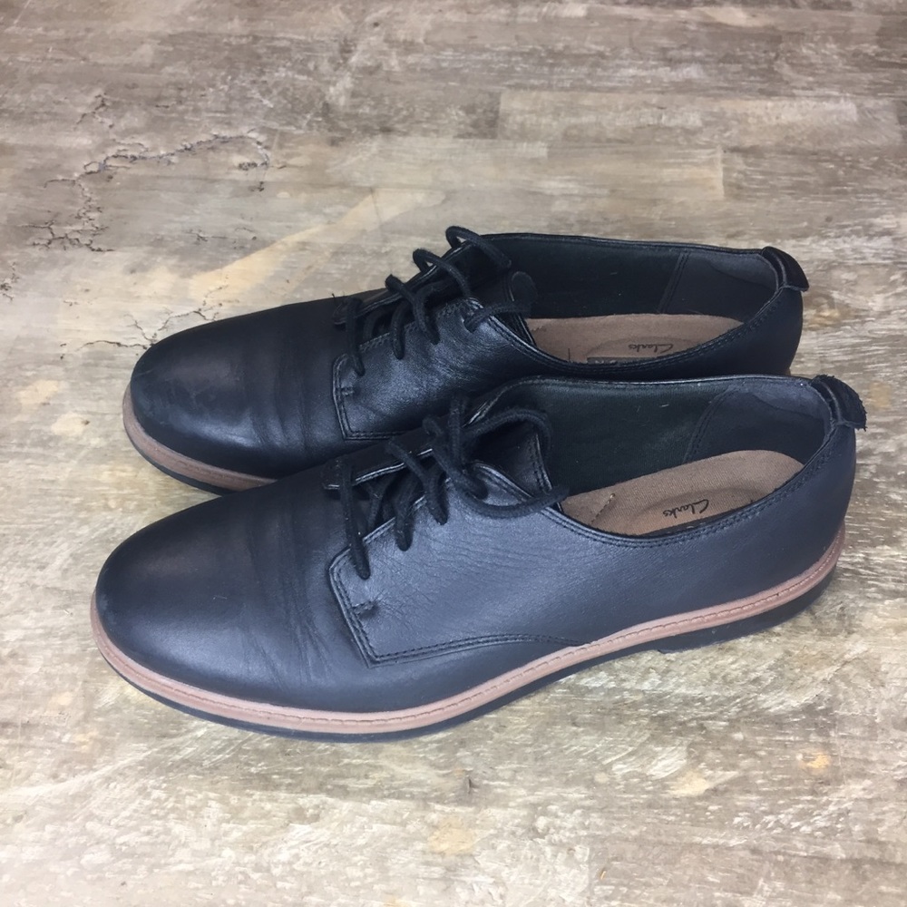 Clarks Size 7.5 Soft Cushion Shoes